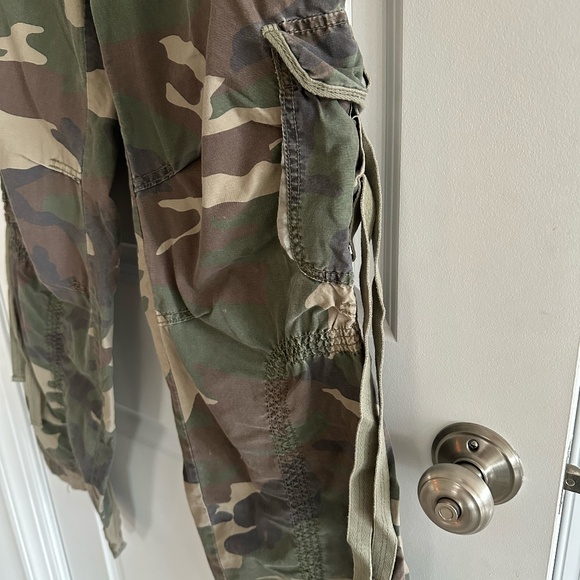 Abercrombie + Fitch Vintage Y2K Baggy Cargo Camo Pants - Picture 6 of 14